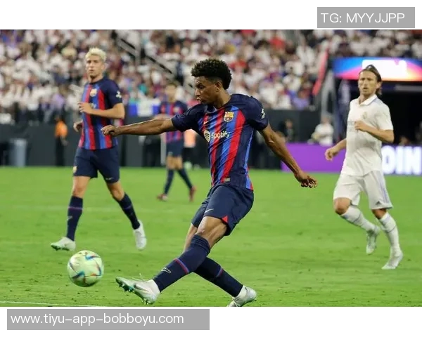 巴萨今日训练吸引众星参与巴尔德埃里克伯纳尔什琴斯尼齐聚一堂 巴萨今日训练吸引众星参与巴尔德埃里克伯纳尔什琴斯尼齐聚一堂