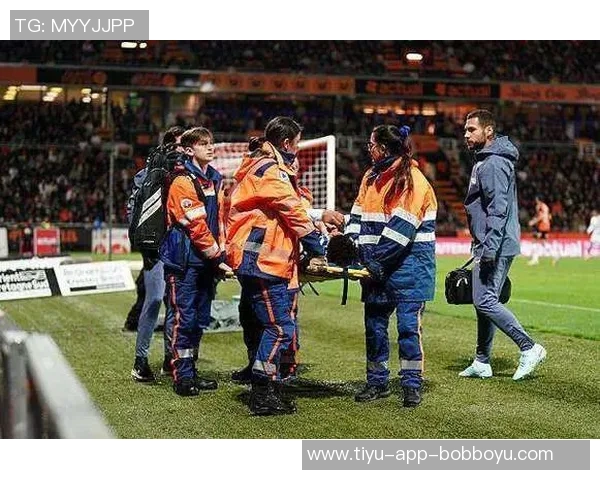 杜埃伤情乐观无需手术预计缺阵约七周球队面临挑战 杜埃伤情乐观无需手术预计缺阵约七周球队面临挑战