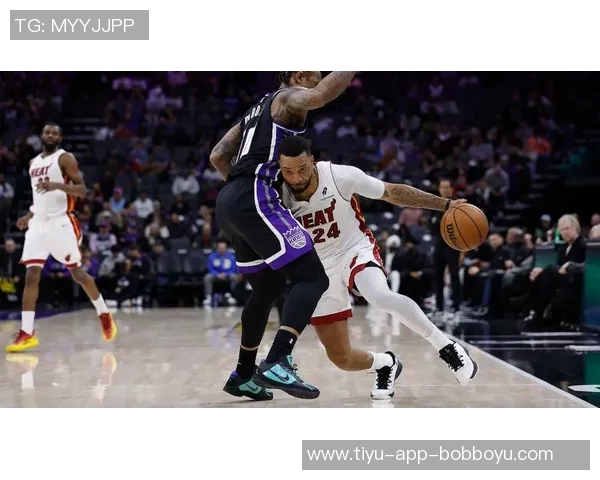 鲍威尔称赞替补火力强大让对手难以应对展现团队深度