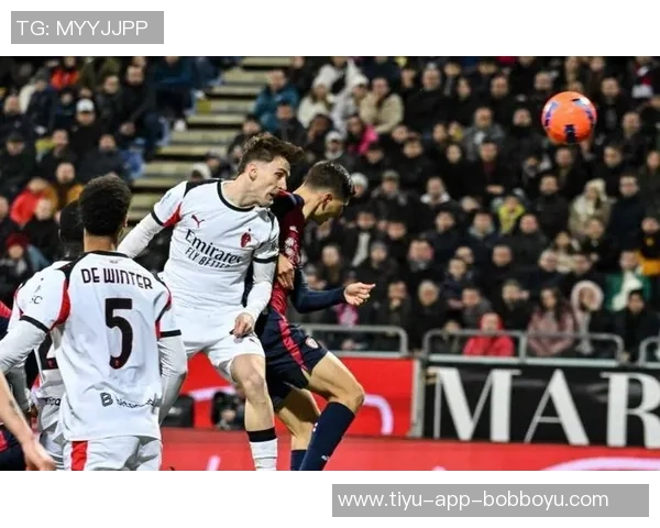 意天空报道莱奥福法纳缺席对阵萨索洛比赛进行单独训练 意天空报道莱奥福法纳缺席对阵萨索洛比赛进行单独训练